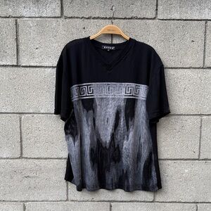 Black & Gray Men's V-Neck Graphic Shirt